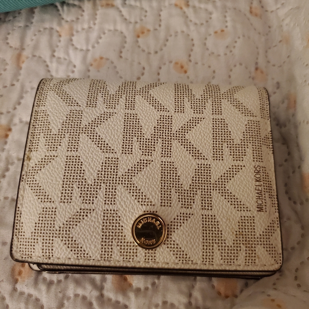 Michael kors wallet